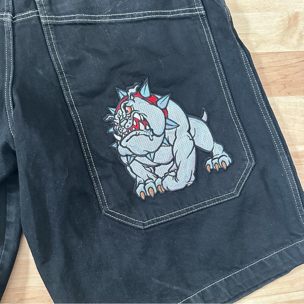 Black JNCO skater shorts with embroidered bulldog on back pocket - Picture 5 of 6